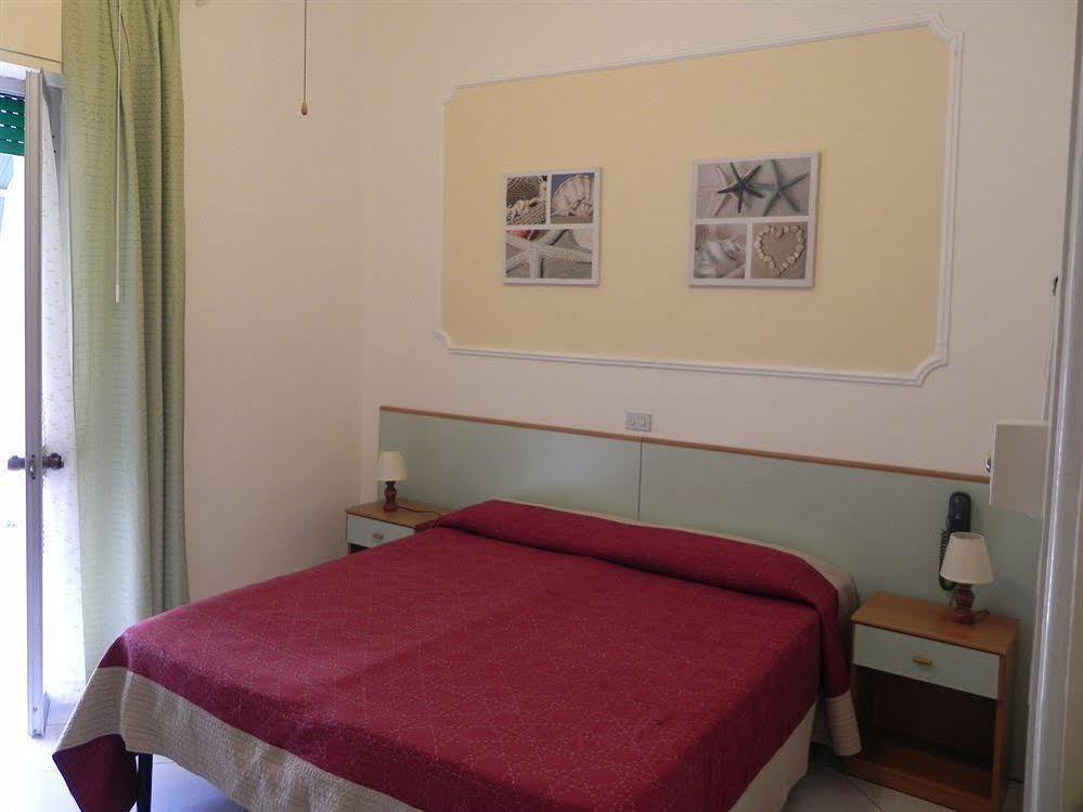 Hotel Ondina В'яреджо Екстер'єр фото